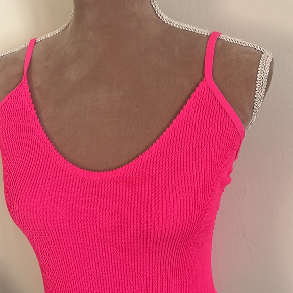 Good American Swimsuit, Sz 3/4 neon pink with cool texture. - Picture 2 of 13